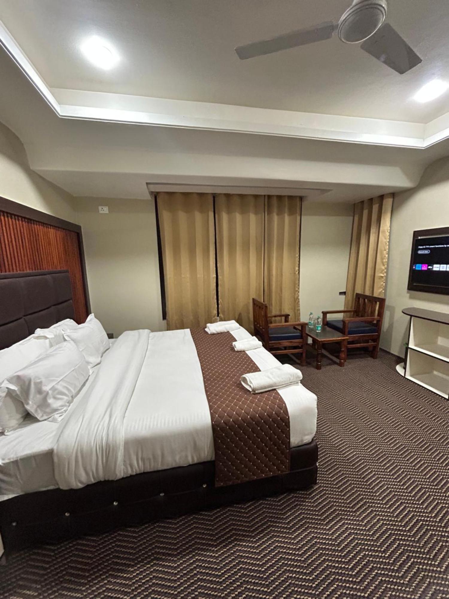 Fair Mount, Airport Road, Humhama Srinagar Hotel Luaran gambar