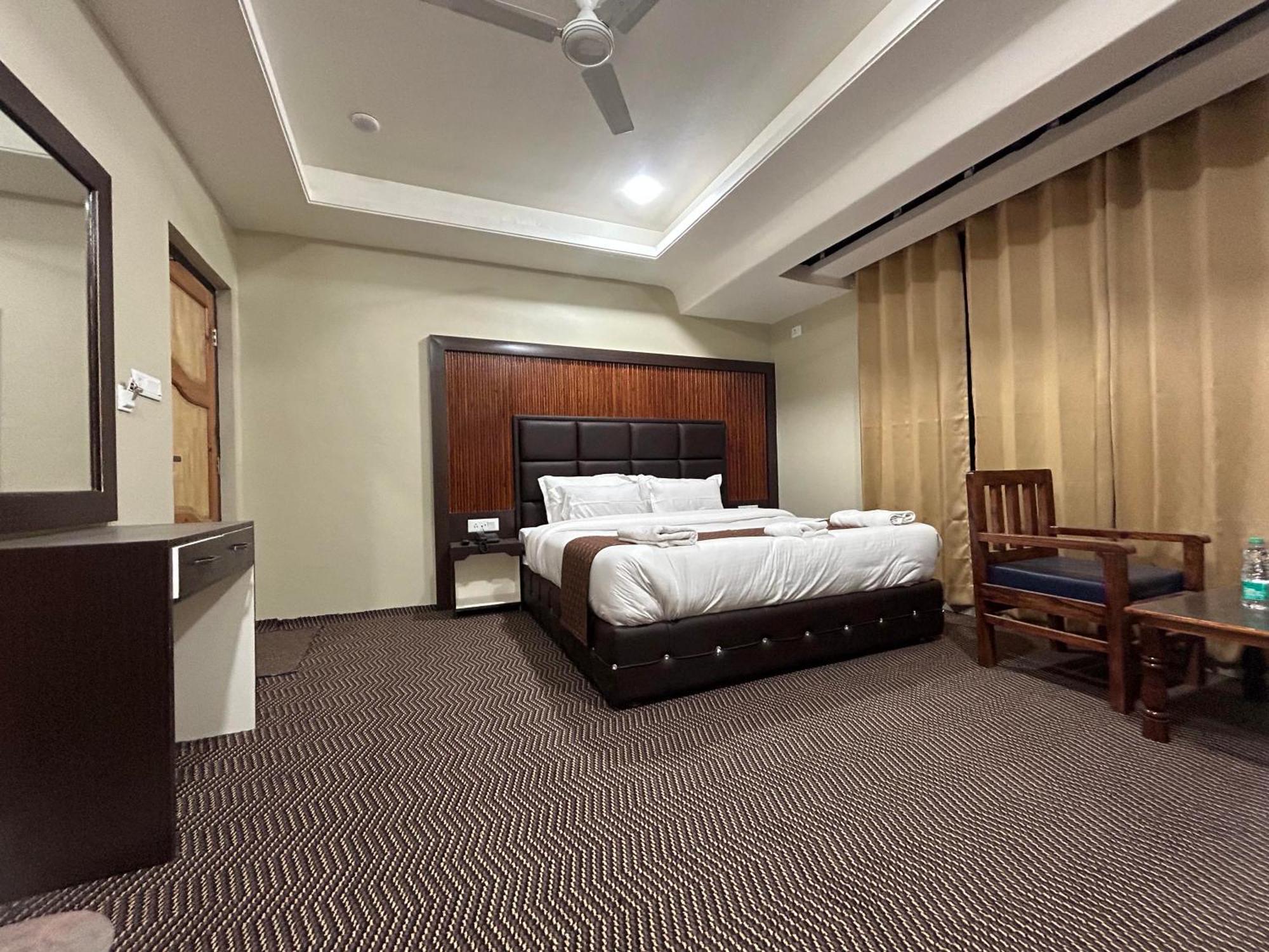 Fair Mount, Airport Road, Humhama Srinagar Hotel Luaran gambar