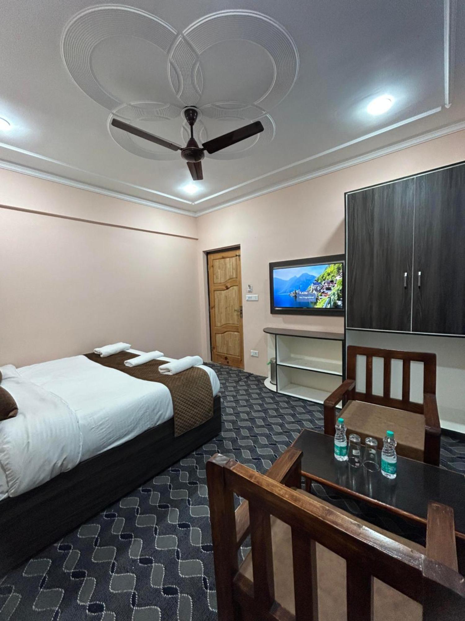Fair Mount, Airport Road, Humhama Srinagar Hotel Luaran gambar