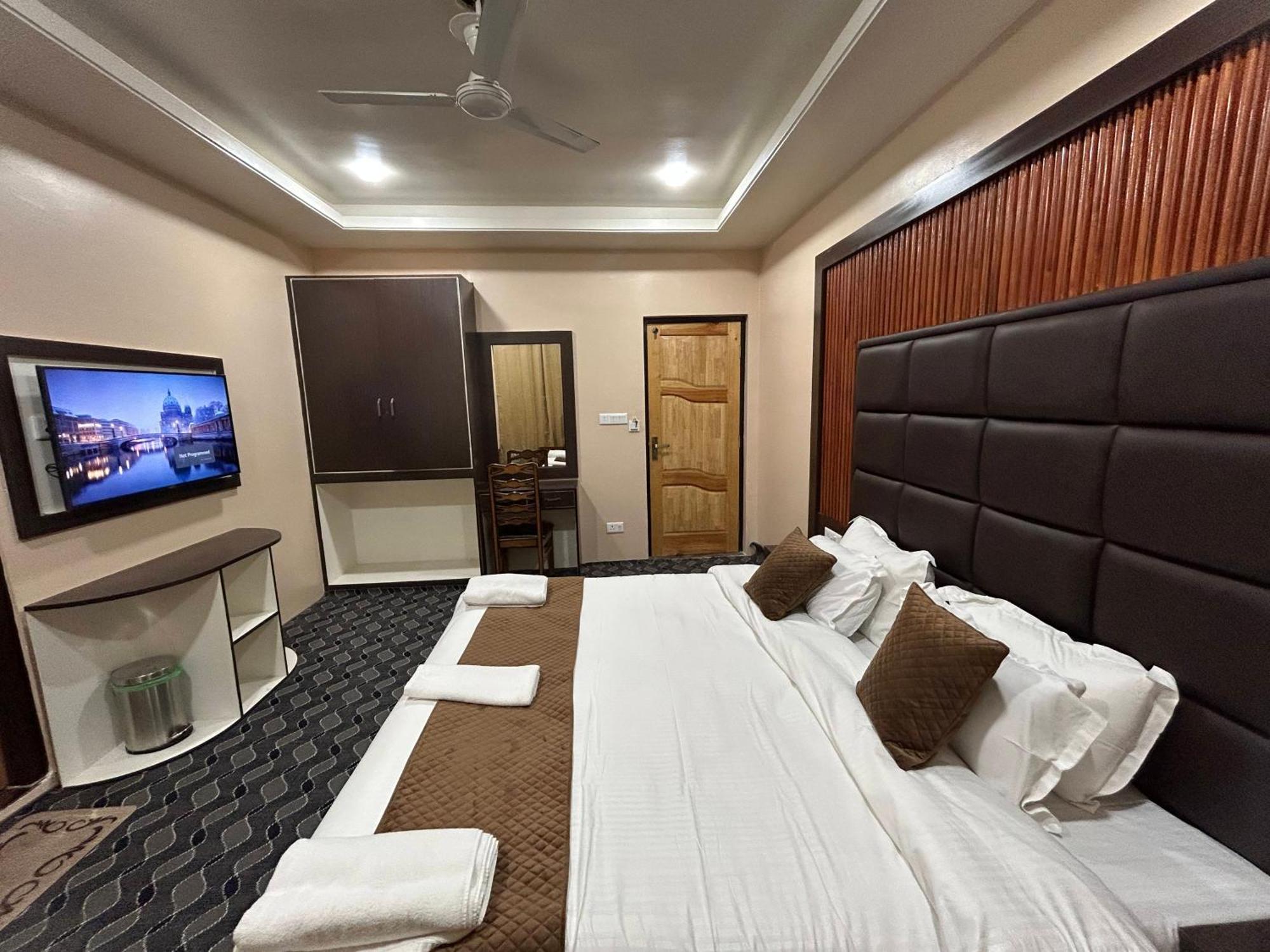 Fair Mount, Airport Road, Humhama Srinagar Hotel Bilik gambar