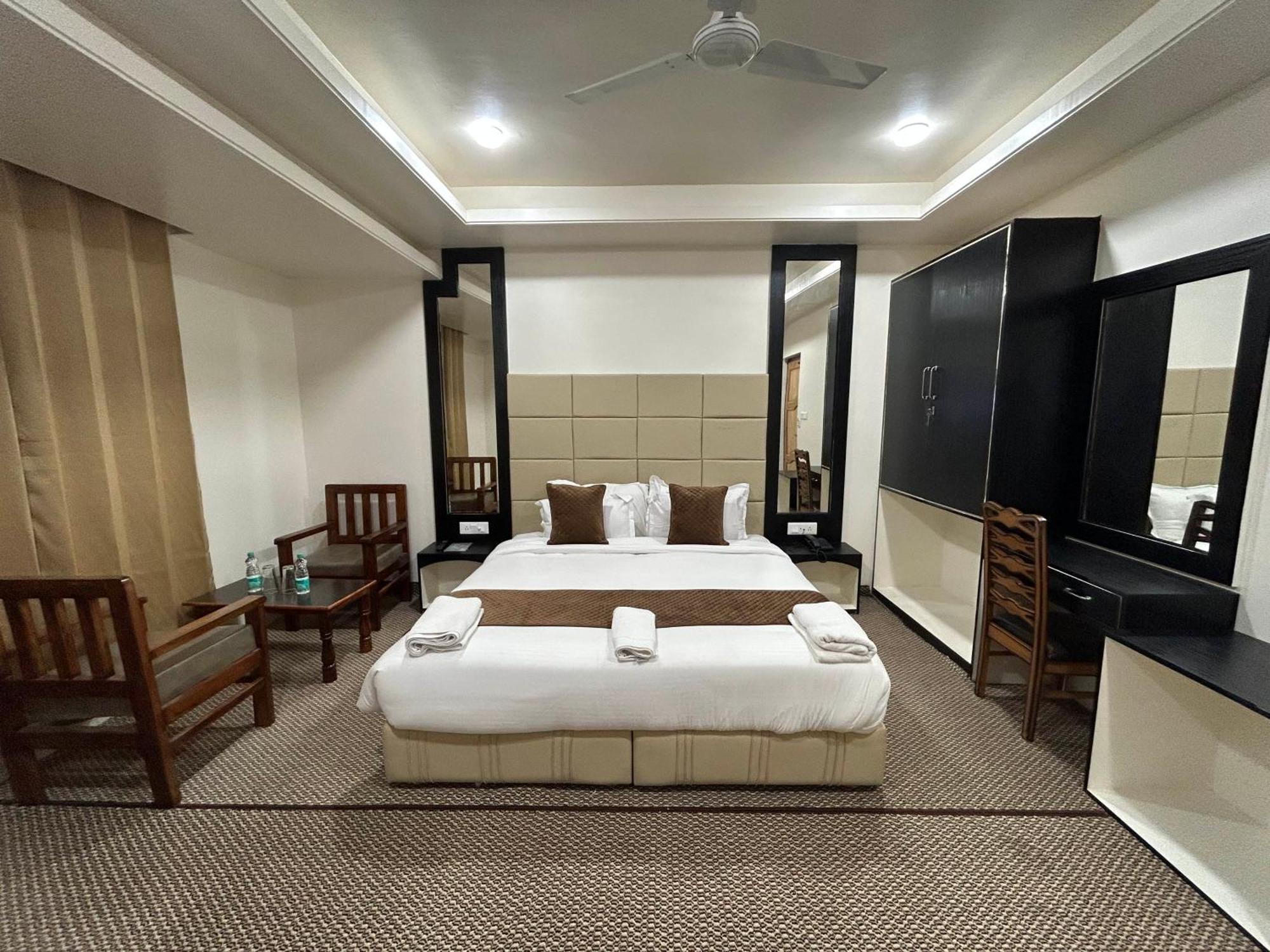 Fair Mount, Airport Road, Humhama Srinagar Hotel Bilik gambar
